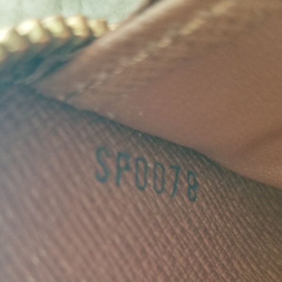 Louis Vuitton Monogram Zippy Zip-up Canvas Wallet - Picture 11 of 15
